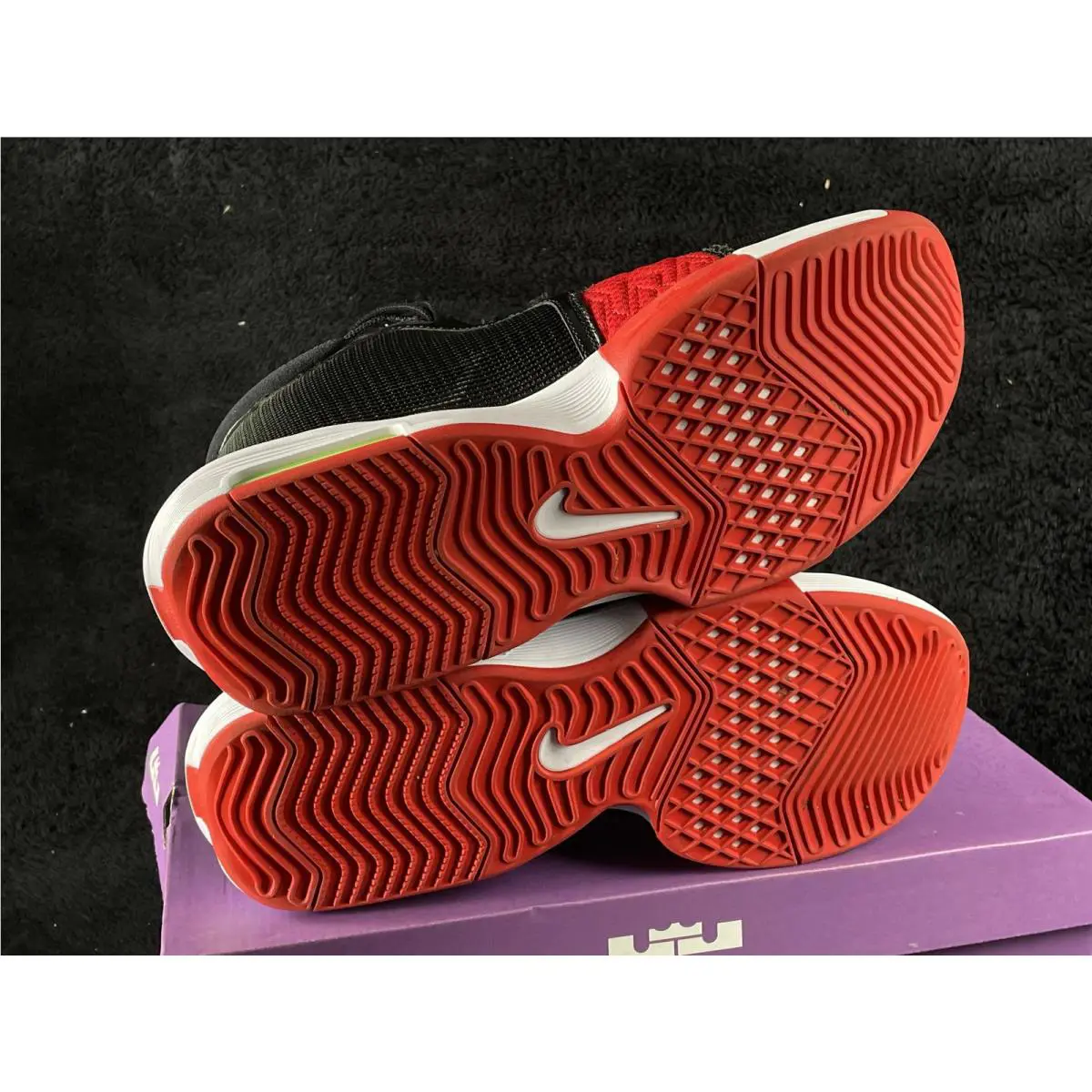 Nike shoes - Nike LeBron Witness VIII Faze - Red 3