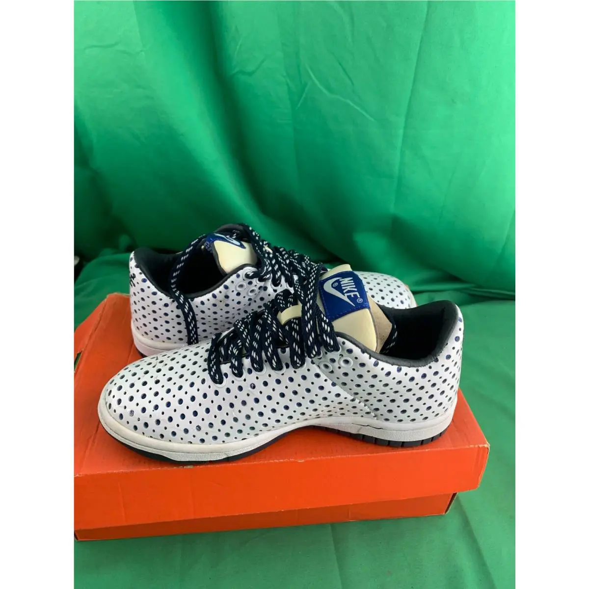 Nike shoes - White 2