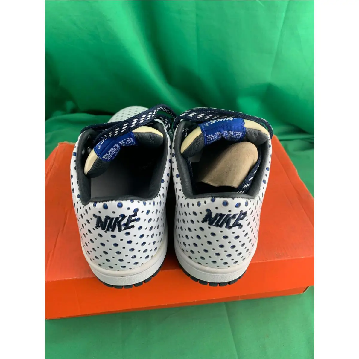 Nike shoes - White 3