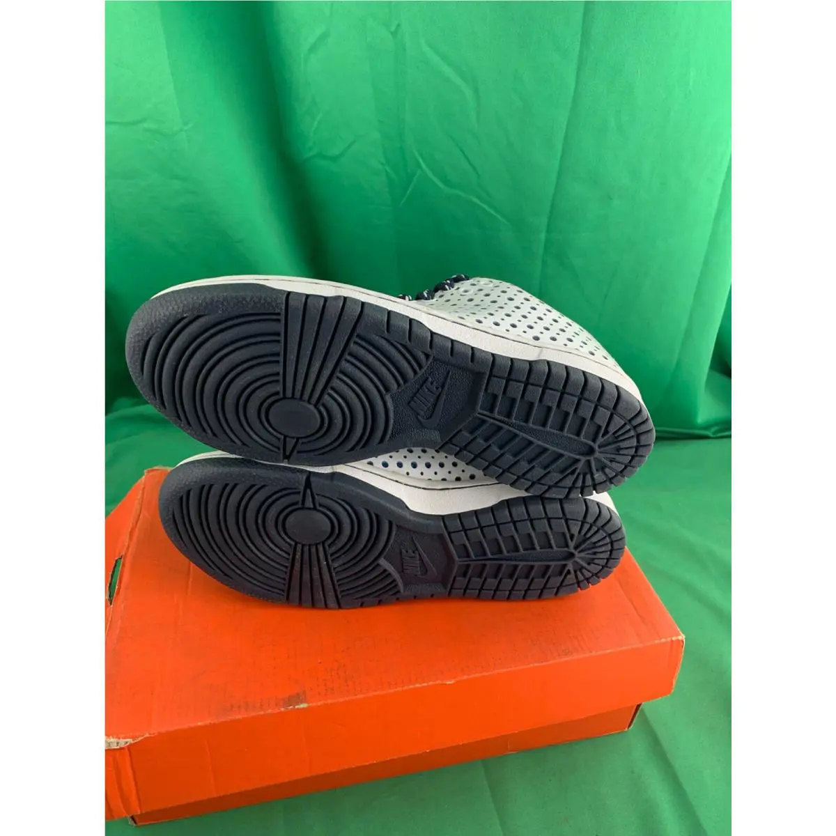 Nike shoes - White 7