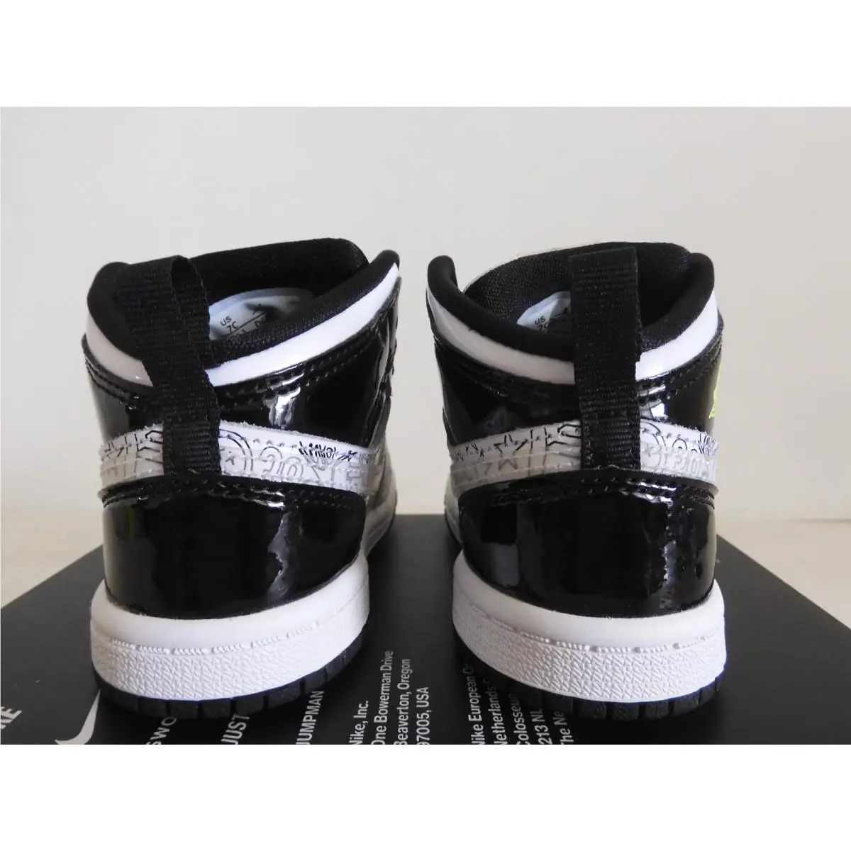 Nike shoes - Air Jordan 1 Mid - Air Mid - White (UPC: 195238787004) 2