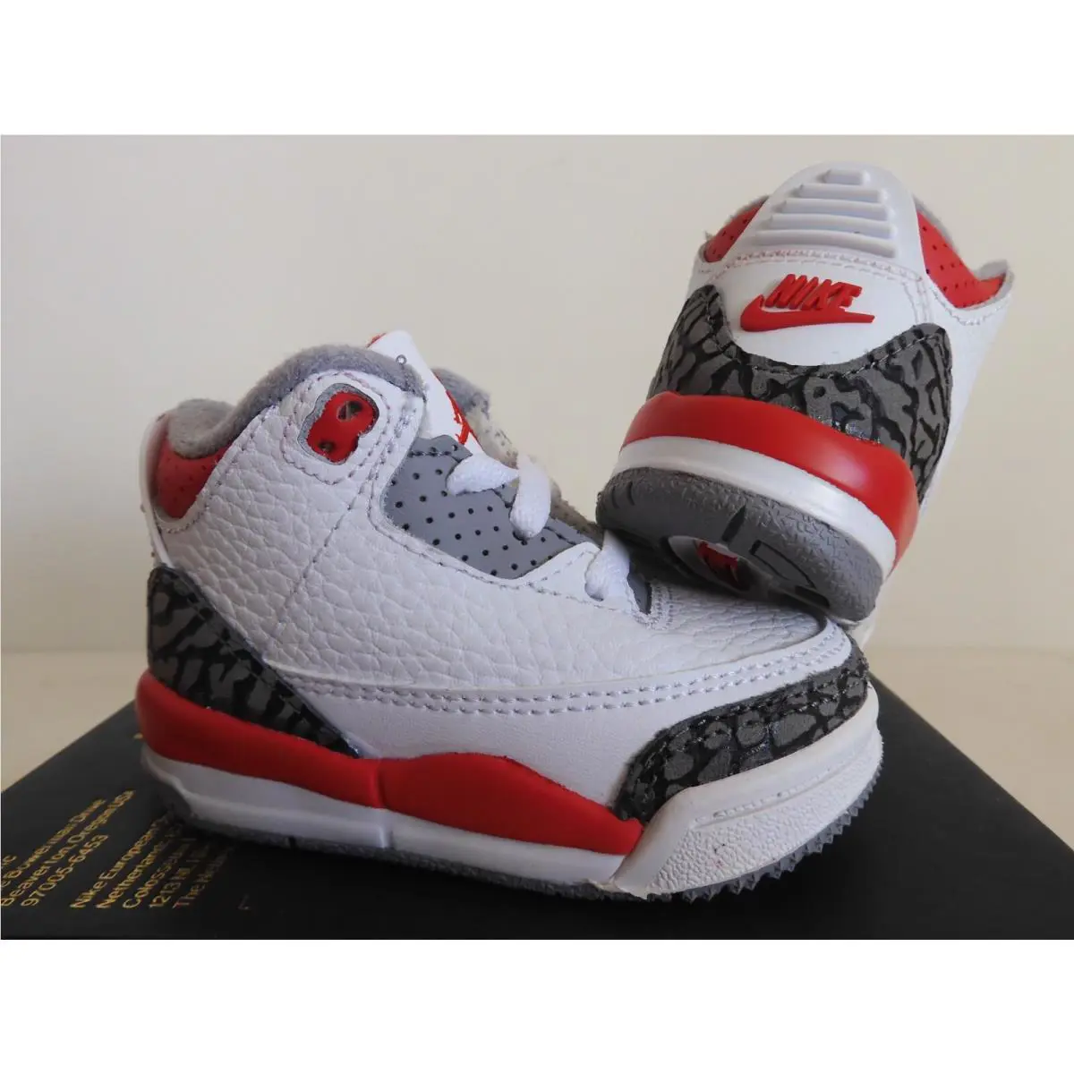 Nike shoes - Air Jordan 3 - Air - White (UPC: 196149218816) 0