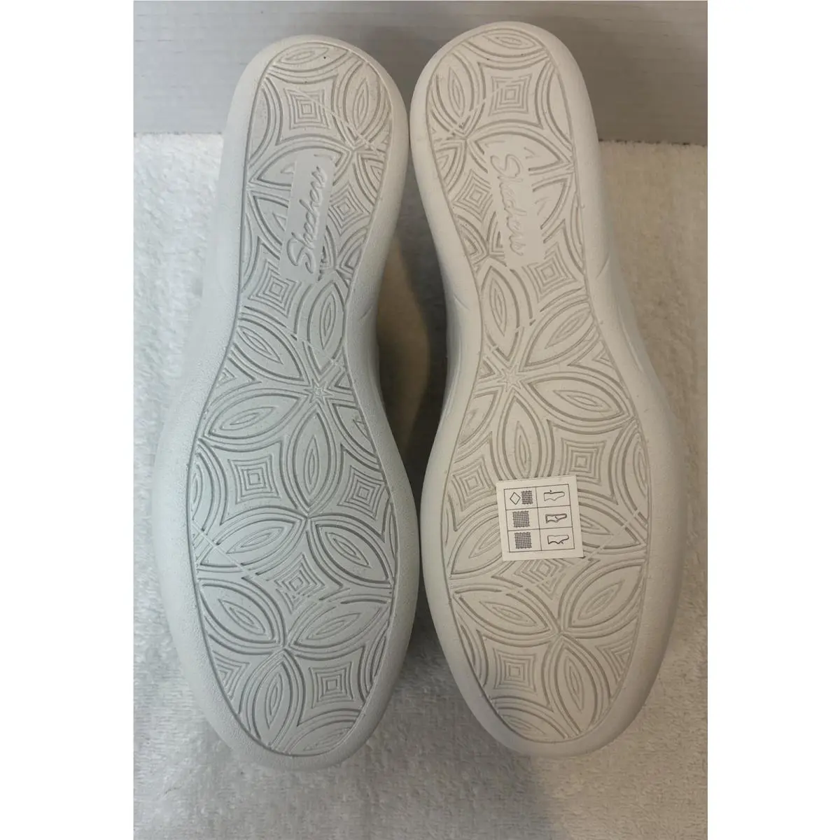 Skechers shoes - Pier-Lite - 158705/LGSL - Light Grey/Silver (UPC: 196989076218) 7