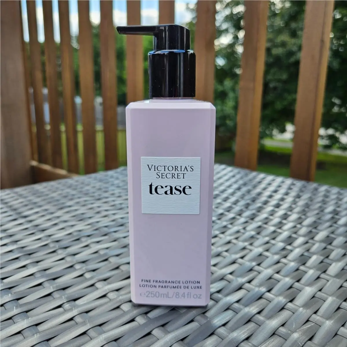Victoria`s Secret Tease Noir Crème Cloud Fragrance Body Mist Spray Lotion Pick Tease Original lotion 1-piece by Victoria's Secret