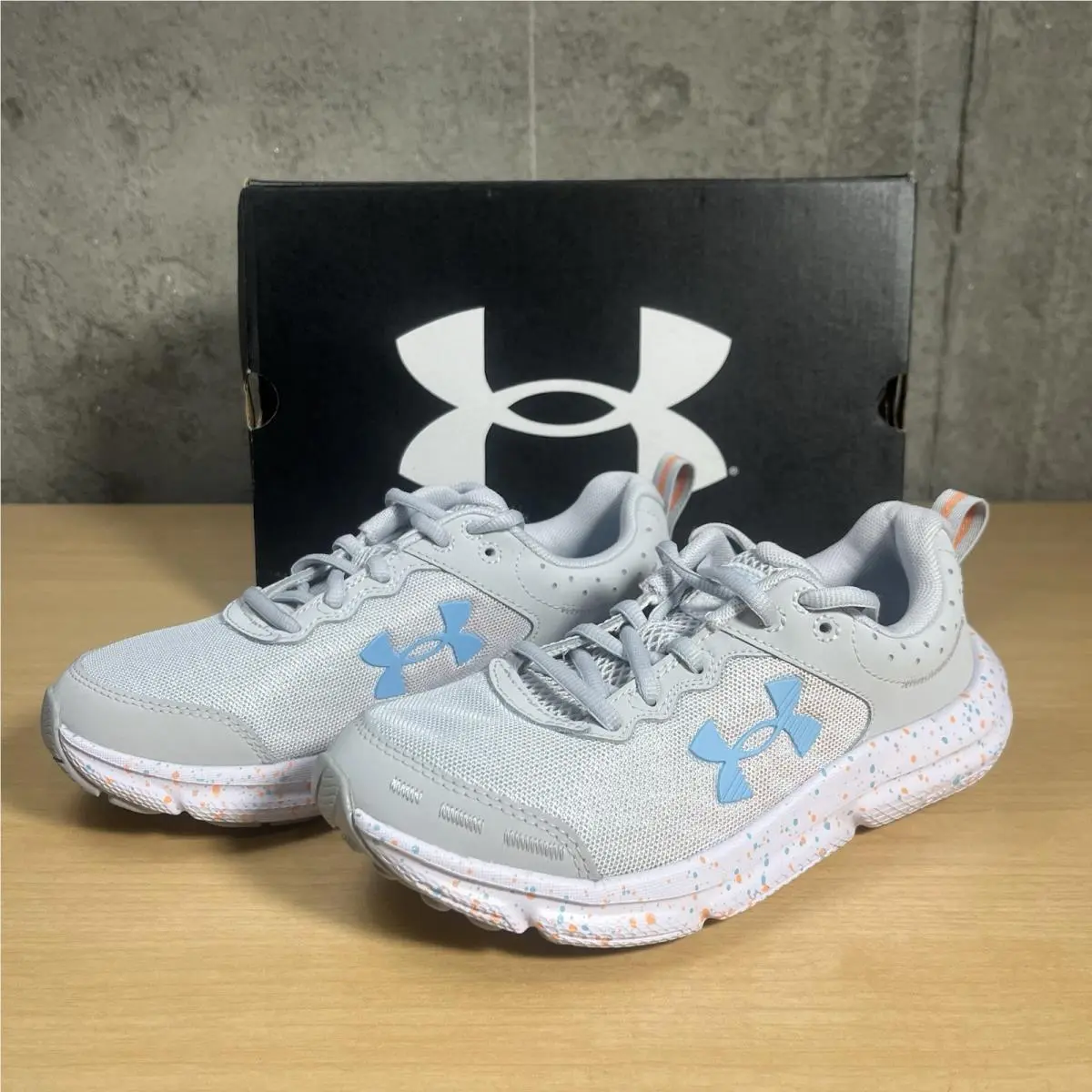Under Armour Womens Sneakers Size 6 Training UA Charged Assert 10 Running Shoes