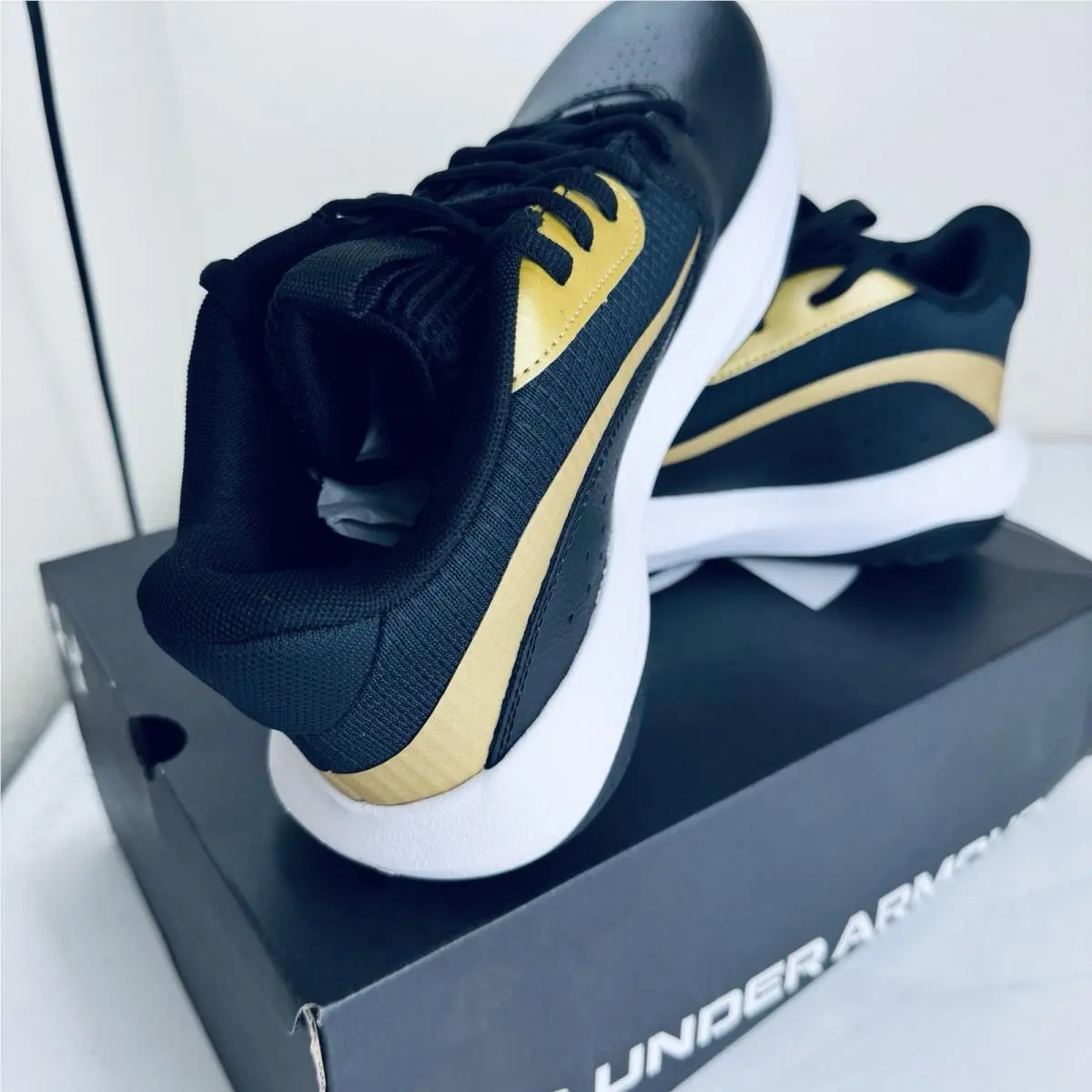 Under Armour shoes - Under Armour Lockdown 7 - Lockdown - 3028512-001 - Black, Manufacturer: Black/Metallic Gold 1