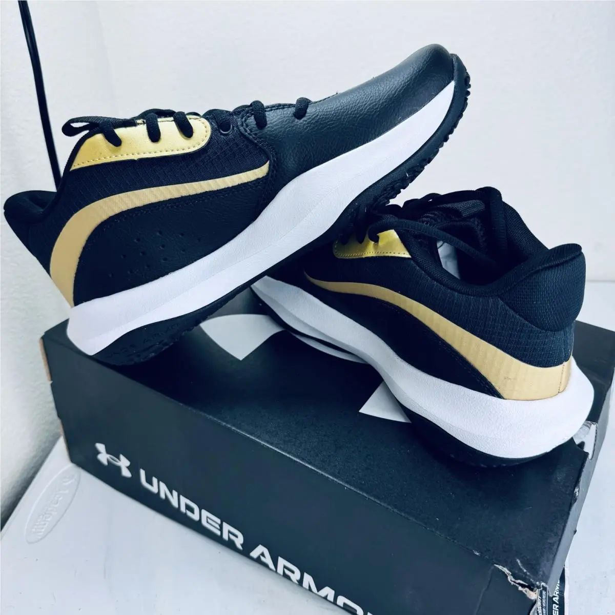 Under Armour shoes - Under Armour Lockdown 7 - Lockdown - 3028512-001 - Black, Manufacturer: Black/Metallic Gold 2