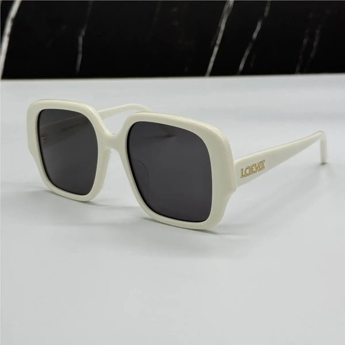 Loewe LW40134U 25A Square Oversized Whiye Gray Women Sunglasses Loewe