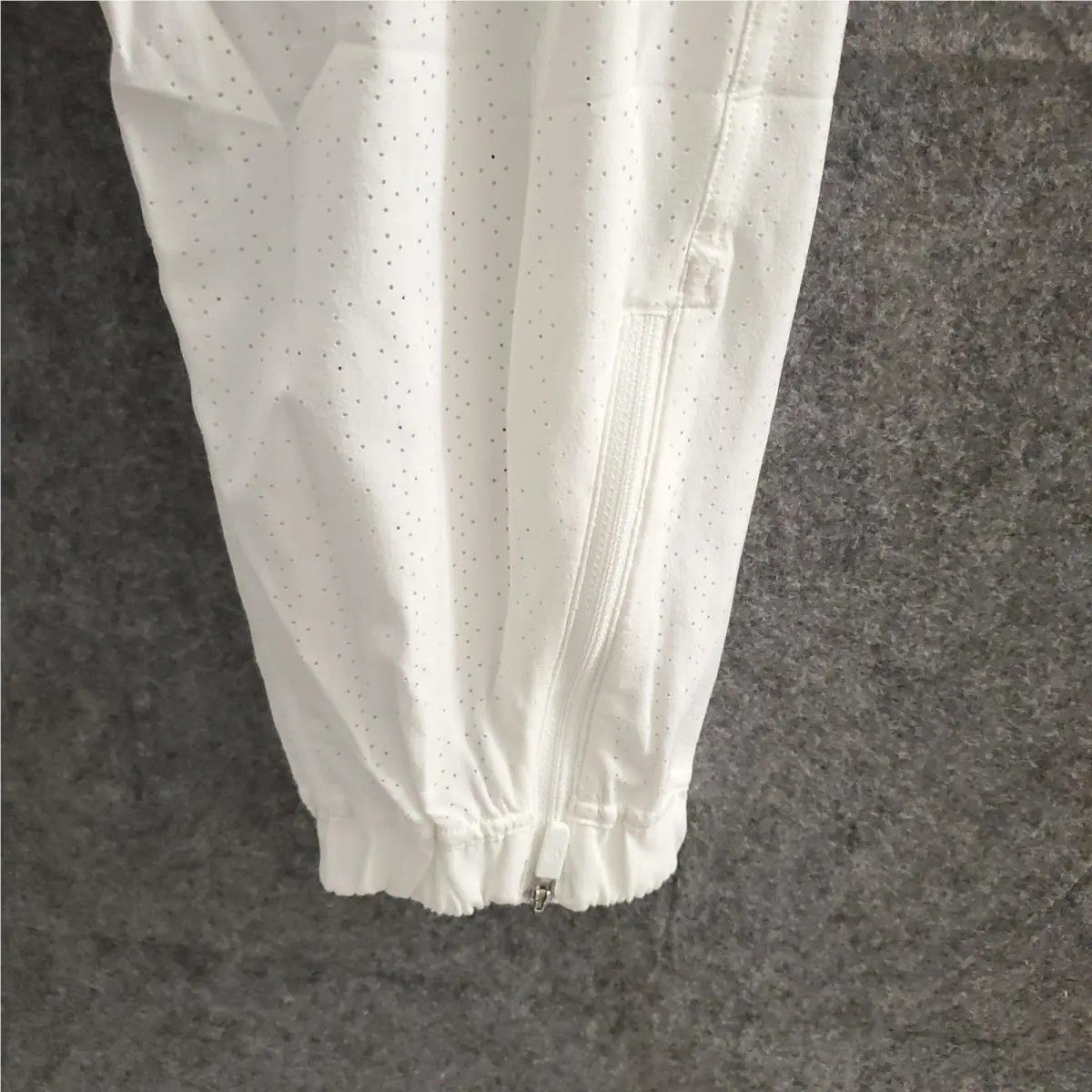 Lululemon clothing - White 5