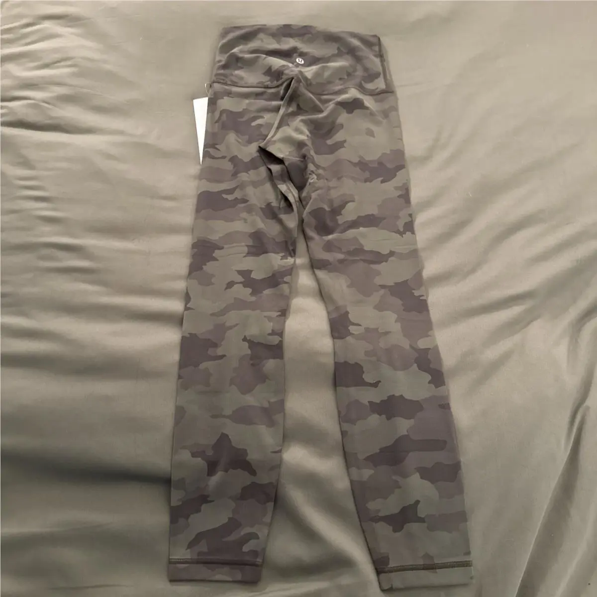 Lululemon clothing - 00677 - 00677 - Heritage 365 Camo Green Twill Multi 5