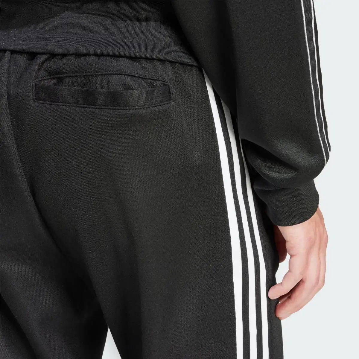 Adidas clothing - adidas Originals - Originals - II5764 - Black / White 10
