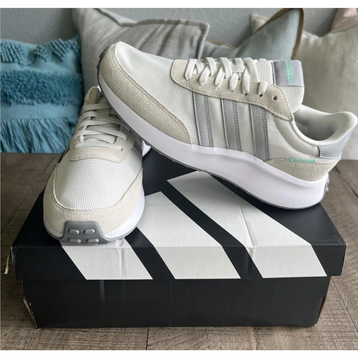 Adidas Womens Run 70s HP7859 Sneakers Running Gym Walking Size 7.5