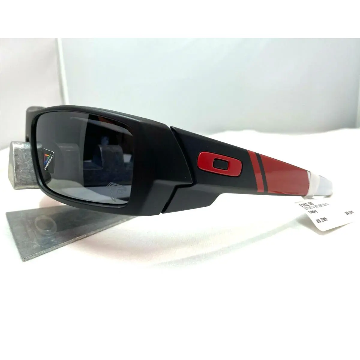 Gascan OO9014-9260 Matte Black W/ Prizm Atlanta Falcons Sunglasses by Oakley