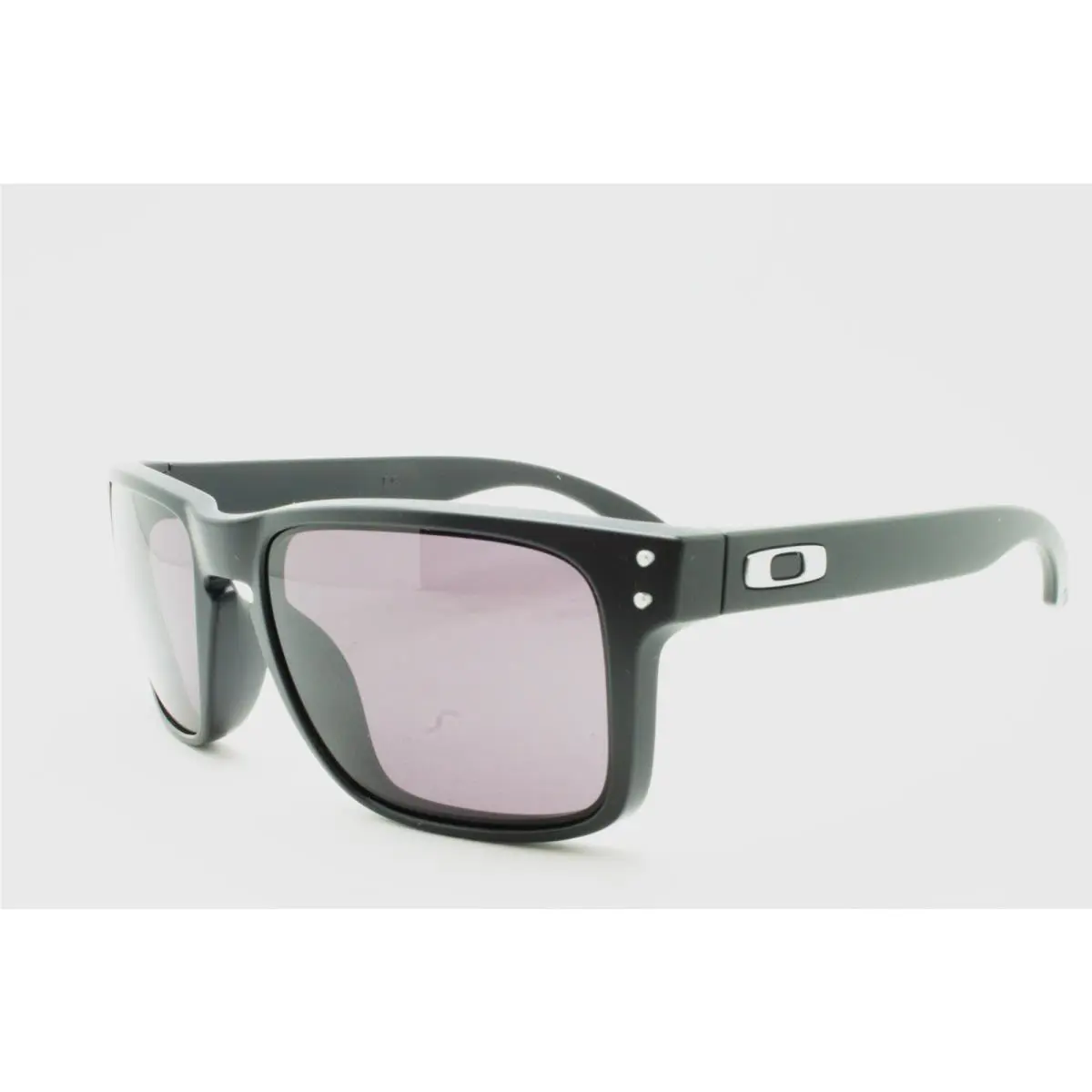 Holbrook OO 9102 02 Sunglasses SIZE:57-18-137 by Oakley
