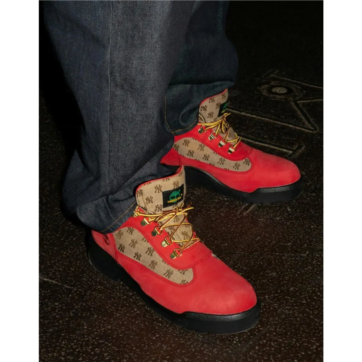 Timberland shoes - Supreme X Timberland X New York Yankees - Medium red Nubuck (UPC: 196246068949) 0