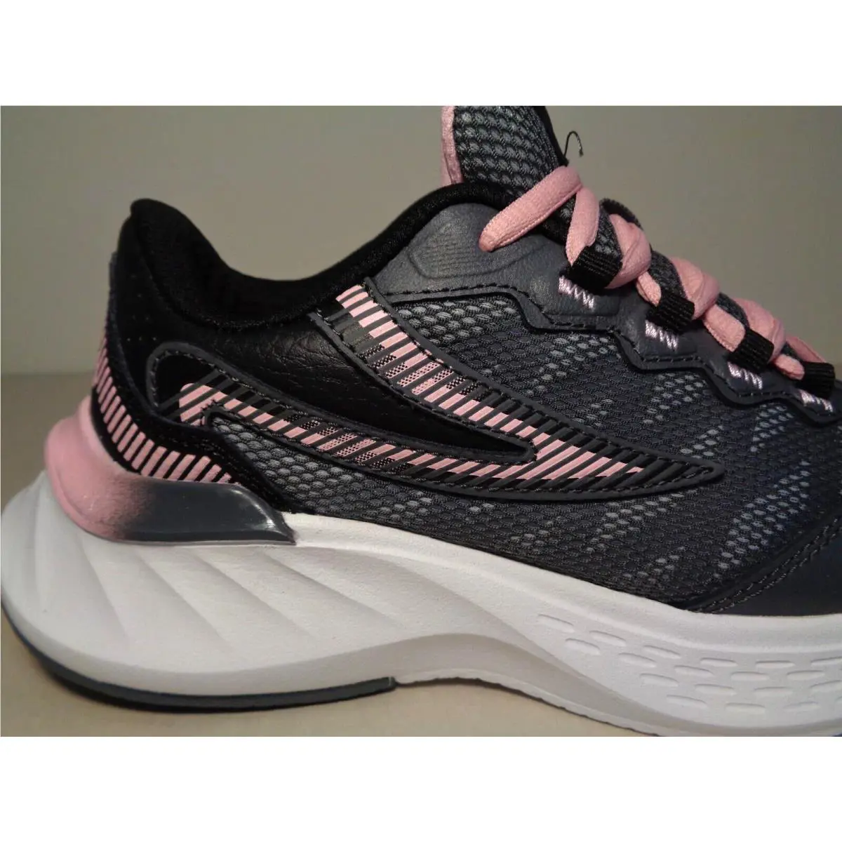 Fila shoes - Gray/Pink/Black (UPC: 196447239681) 2