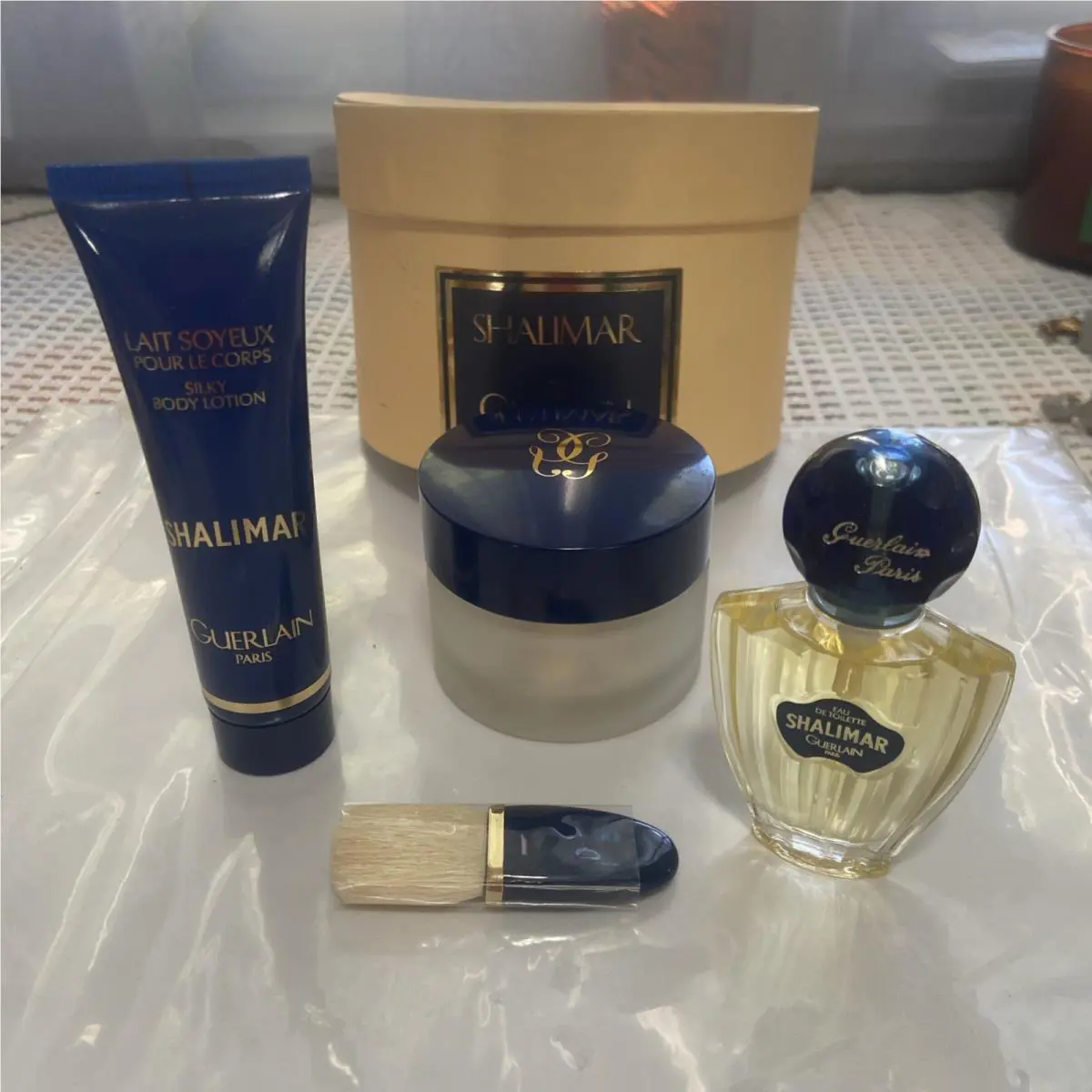 Guerlain Shalimar Gift Set Lotion Powder Balls Natural Eau De Toilette Spray