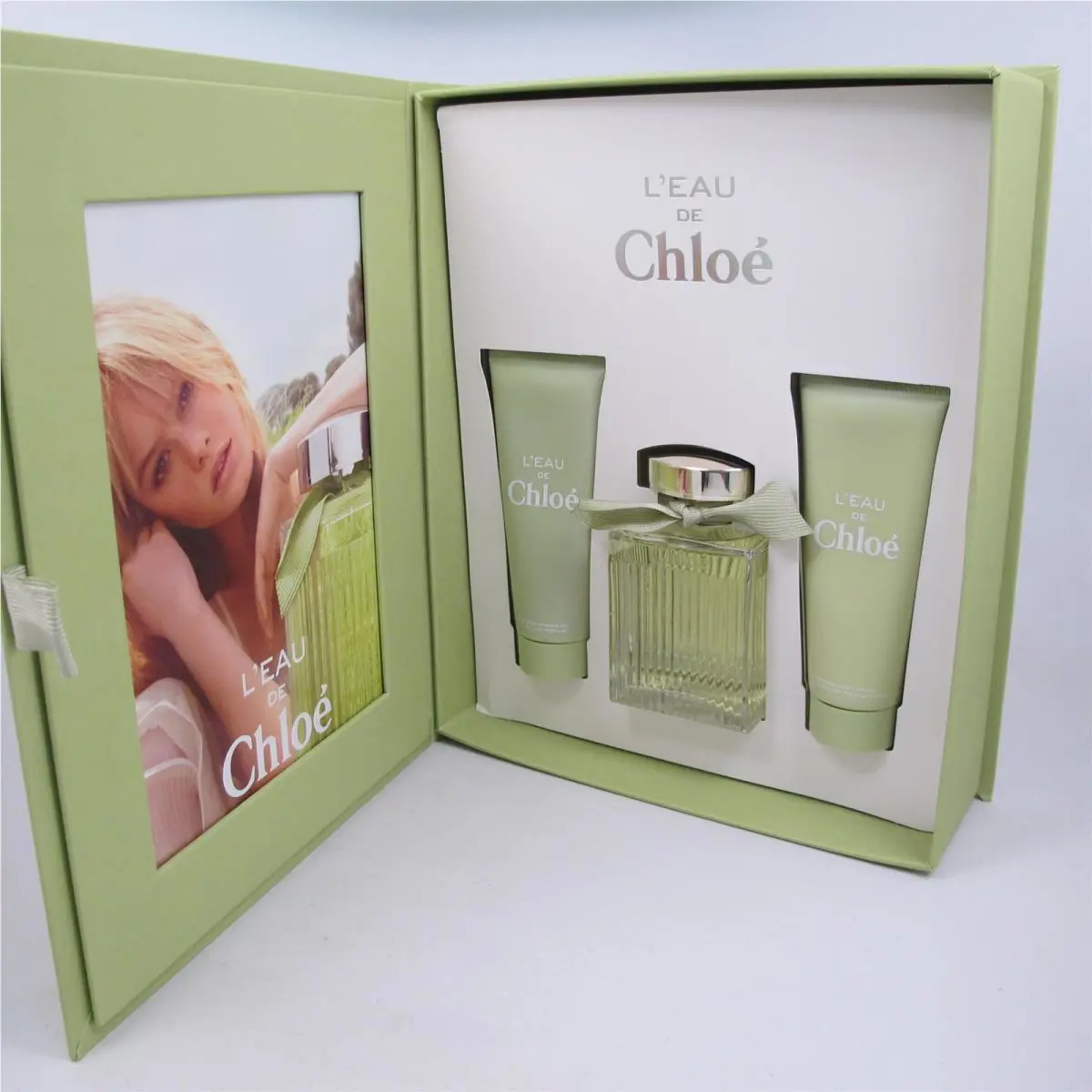 L`eau de Chloe 3 Pcs Set: 3.4 oz Edt Spray 2.5 oz Body Lotion Shower Gel