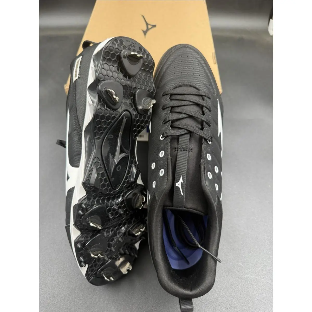 Mizuno shoes - Black 4