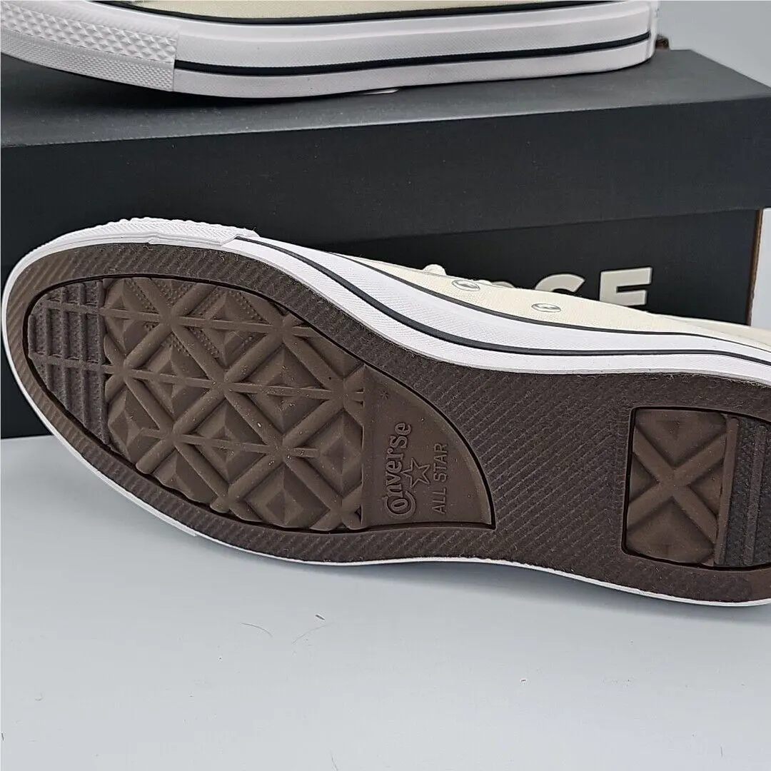 Converse shoes - White 4