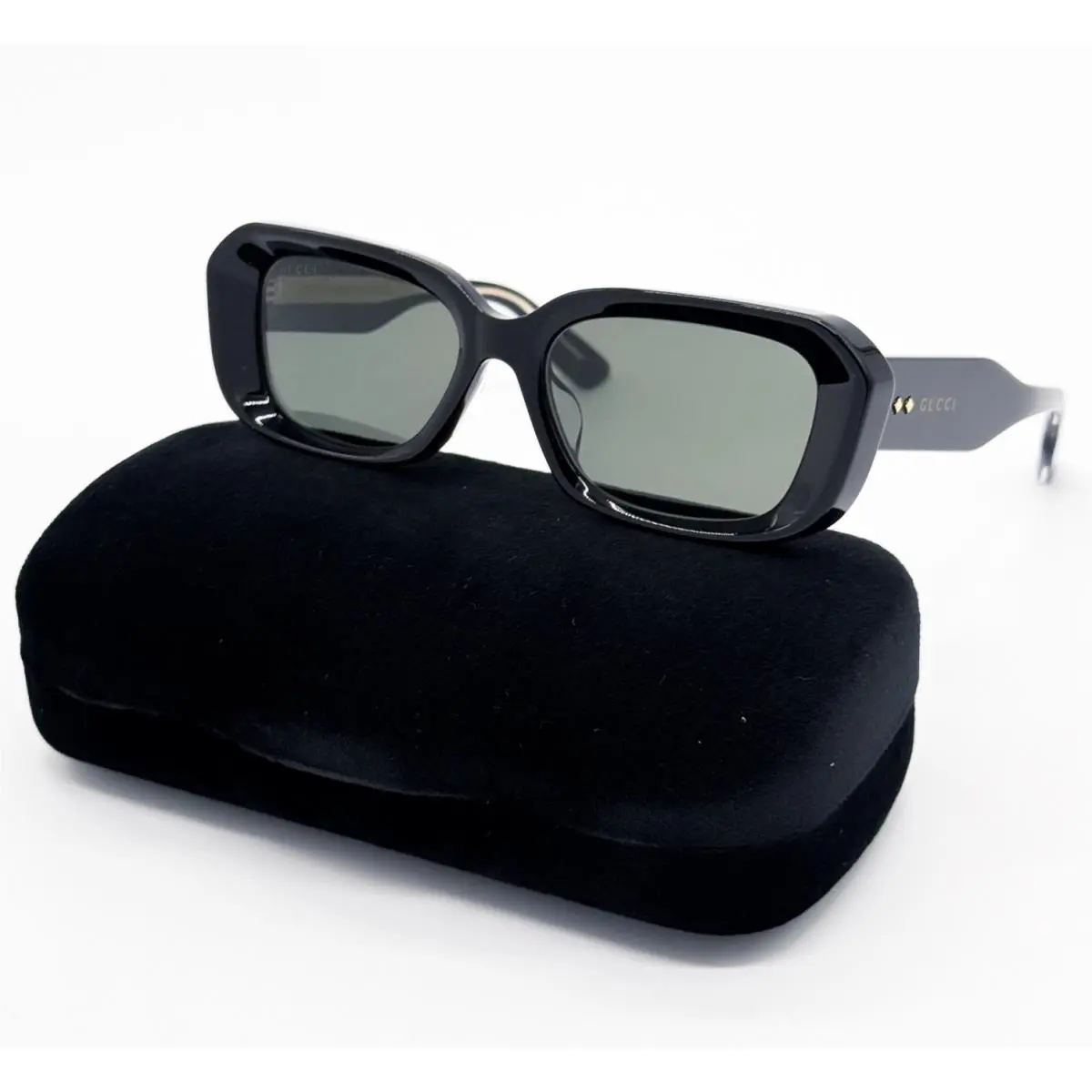 Gucci GG1531SK-001-54 Sunglasses Boutique Display