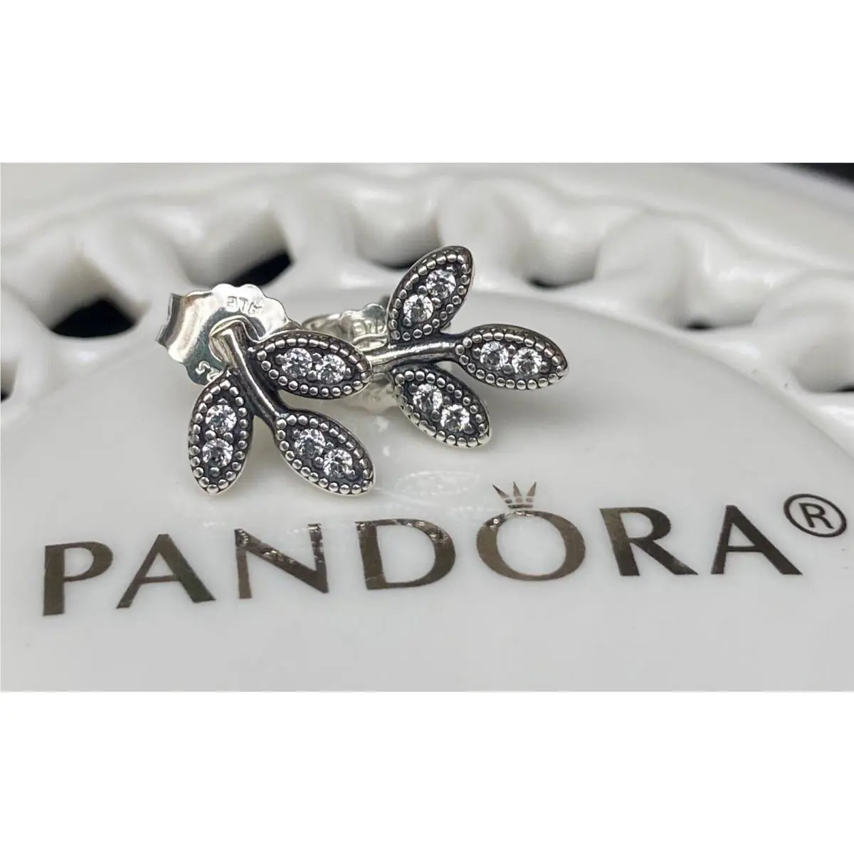 Pandora Sparkling Leaves Stud Earrings 290564CZ