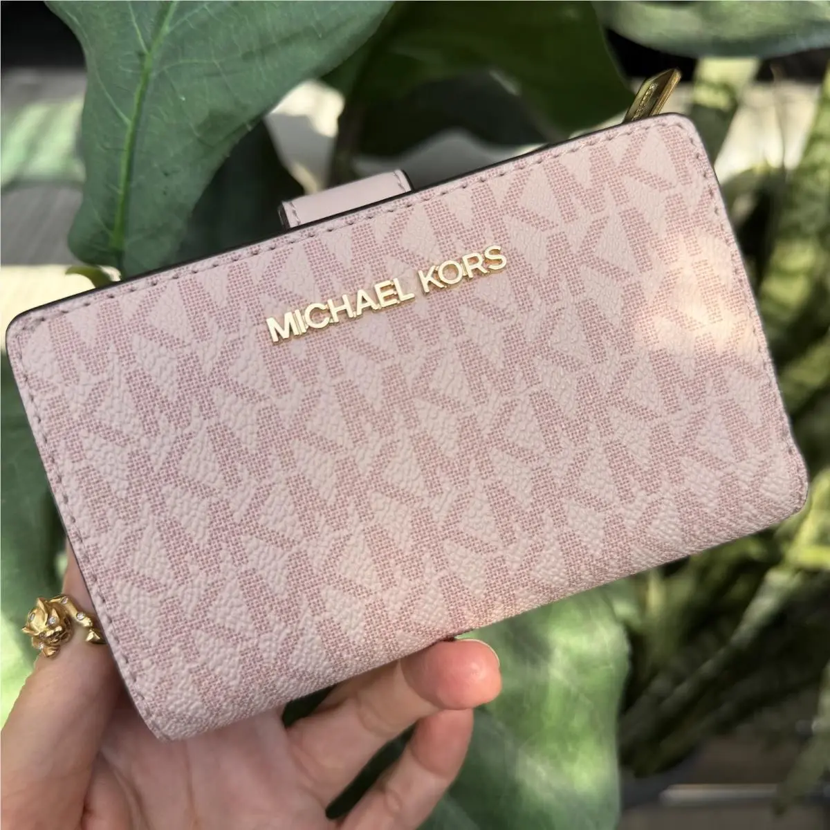 Jet Set Travel MD Bifold Zip Coin Credit Card Wallet Powder Blush by Michael Kors