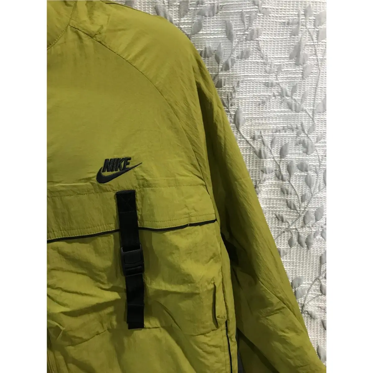 Nike clothing - Moss Green (UPC: 197597263533) 1