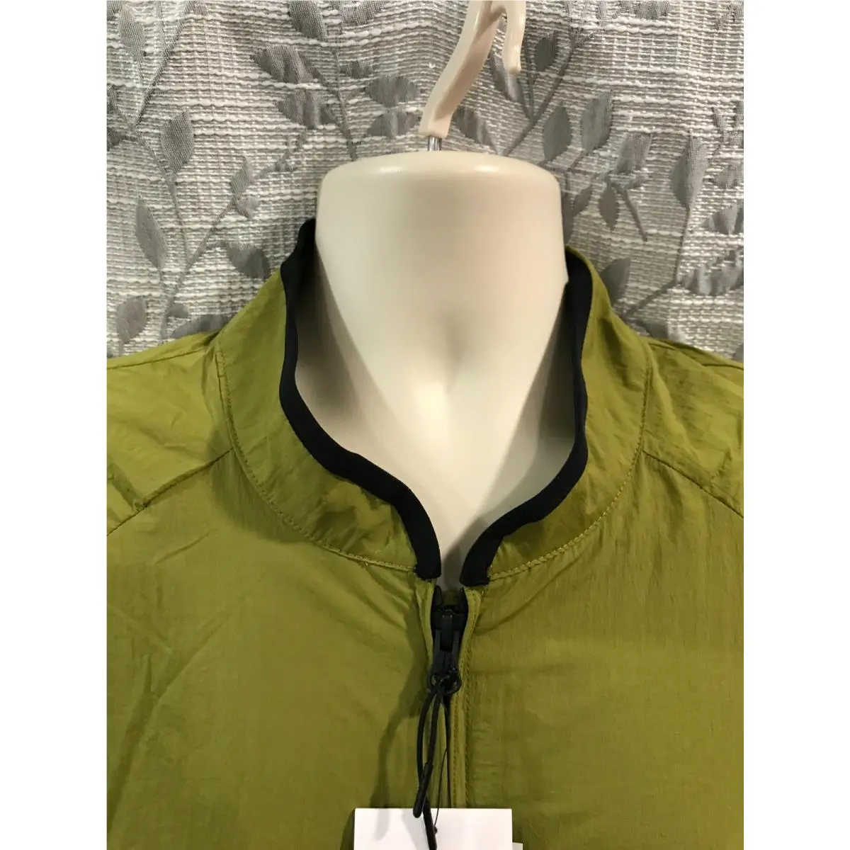 Nike clothing - Moss Green (UPC: 197597263533) 3