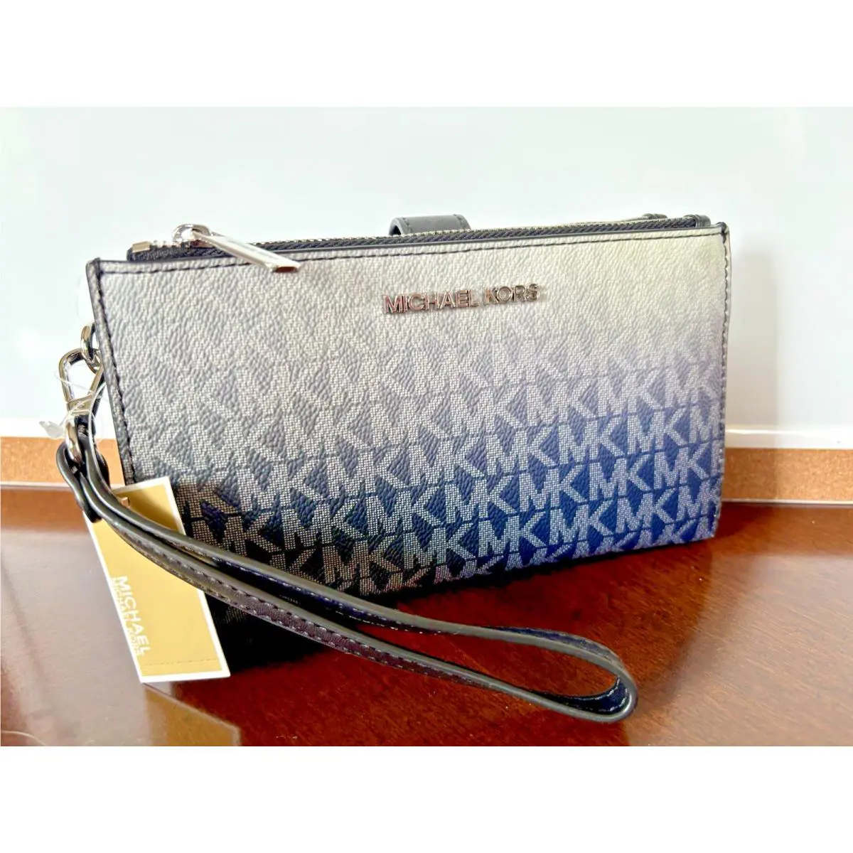 Michael Kors Jet Set Large Women Logo Double Zip Wristlet Wallet Black Ombre