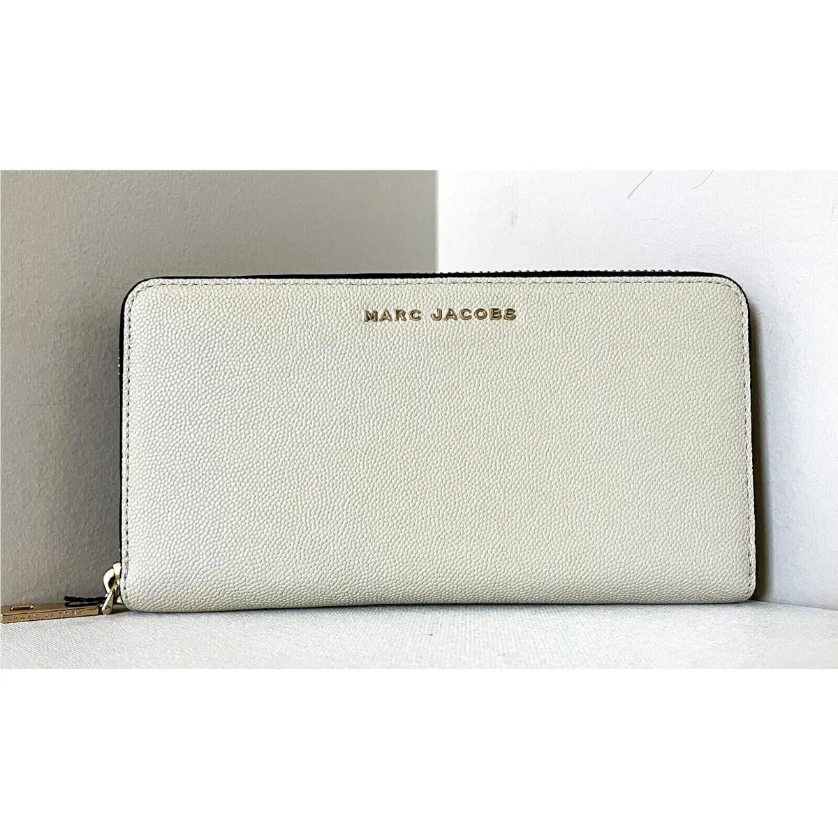 Marc Jacobs Zip Around Continental Wallet Marshmallow