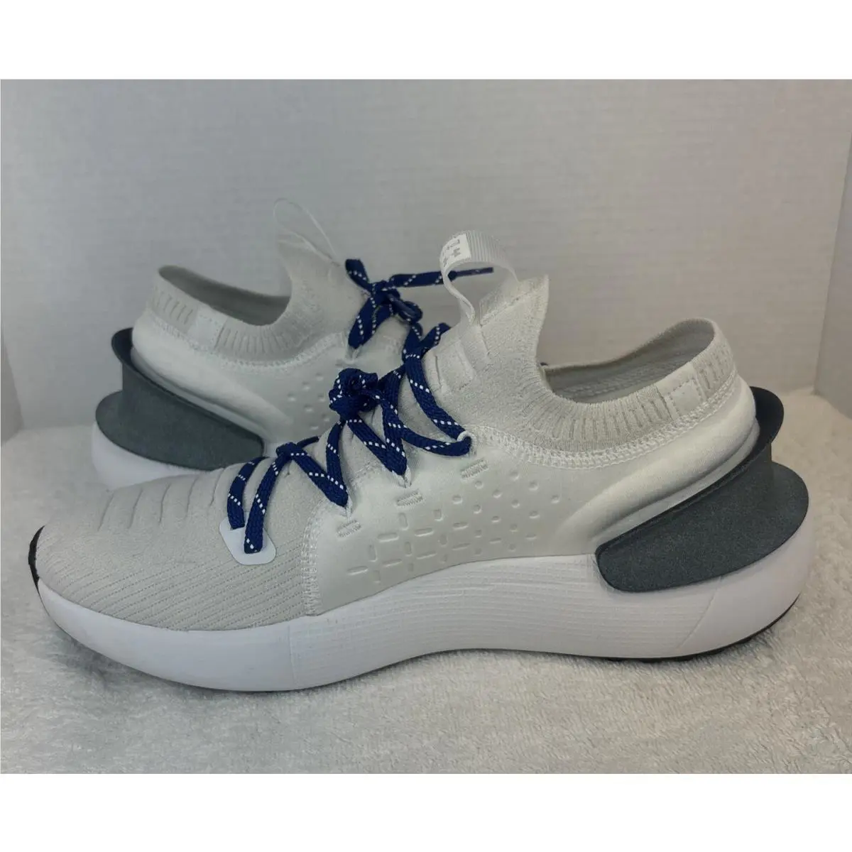 Under Armour shoes - Under Armour HOVR Phantom 3 RFLCT - 3025518-101 - WHT/GRY (UPC: 196040557564) 2