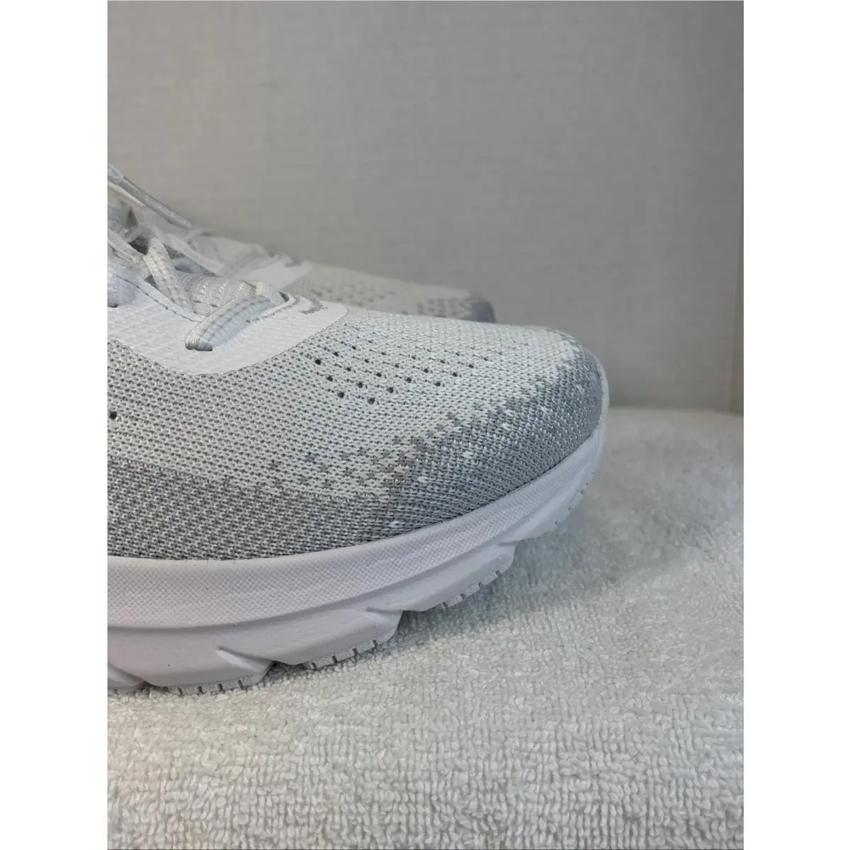 Under Armour shoes - Under Armour Turbulence 2 - Turbulence - 3026525-101 - White & Gray (UPC: 0196883945177) 10