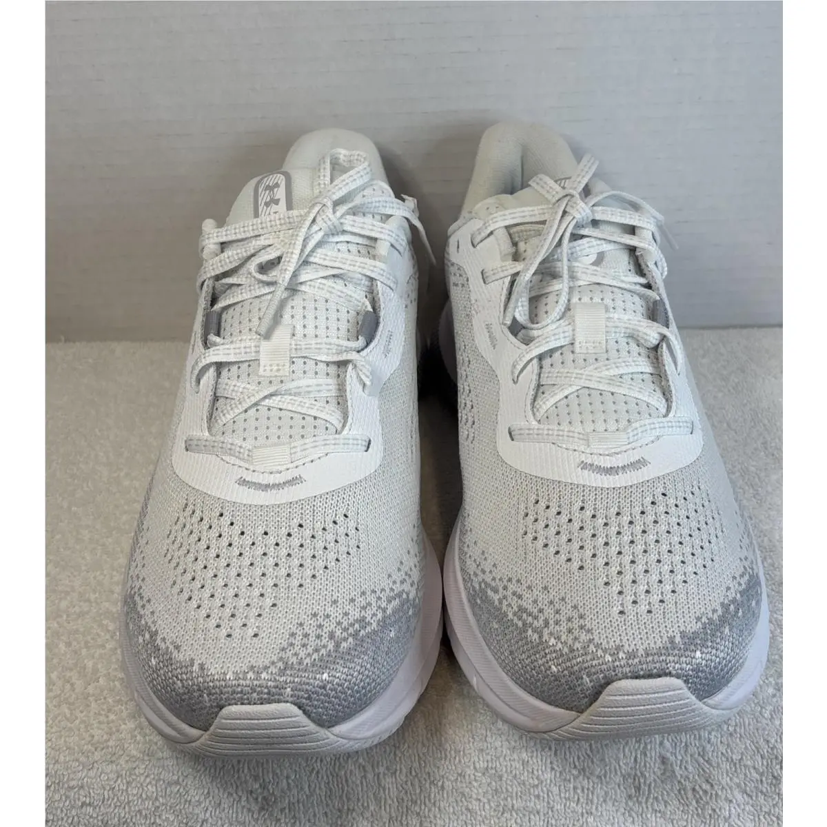 Under Armour shoes - Under Armour Turbulence 2 - Turbulence - 3026525-101 - White & Gray (UPC: 0196883945177) 2