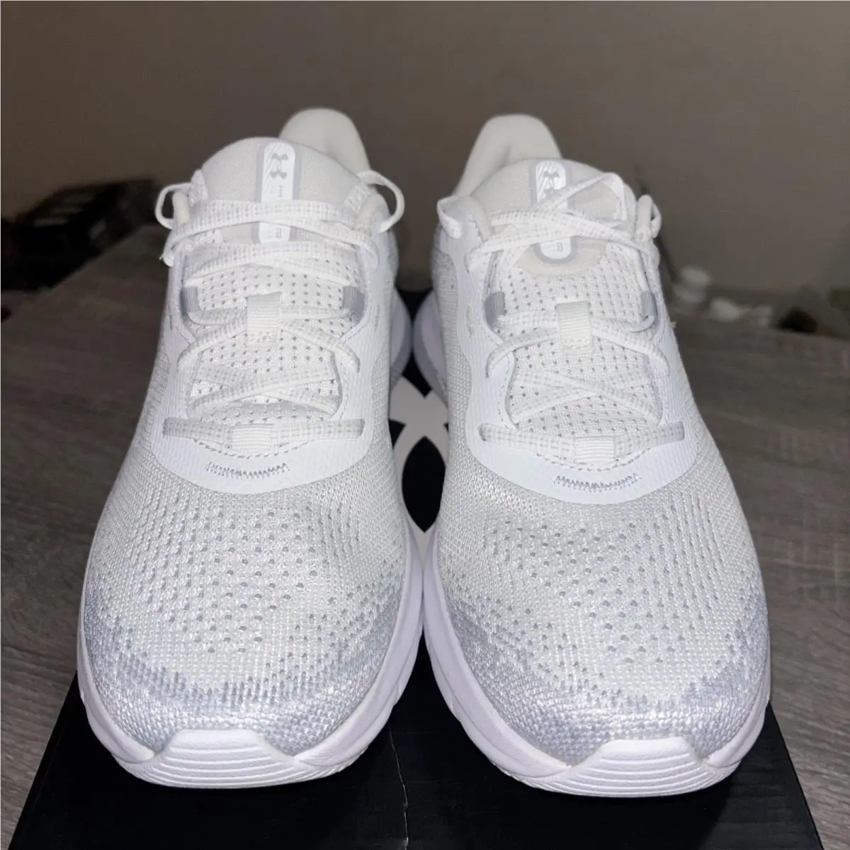 Under Armour Hovr Turbulence 2 Women Running Shoes 11 White Grey 3026525-101