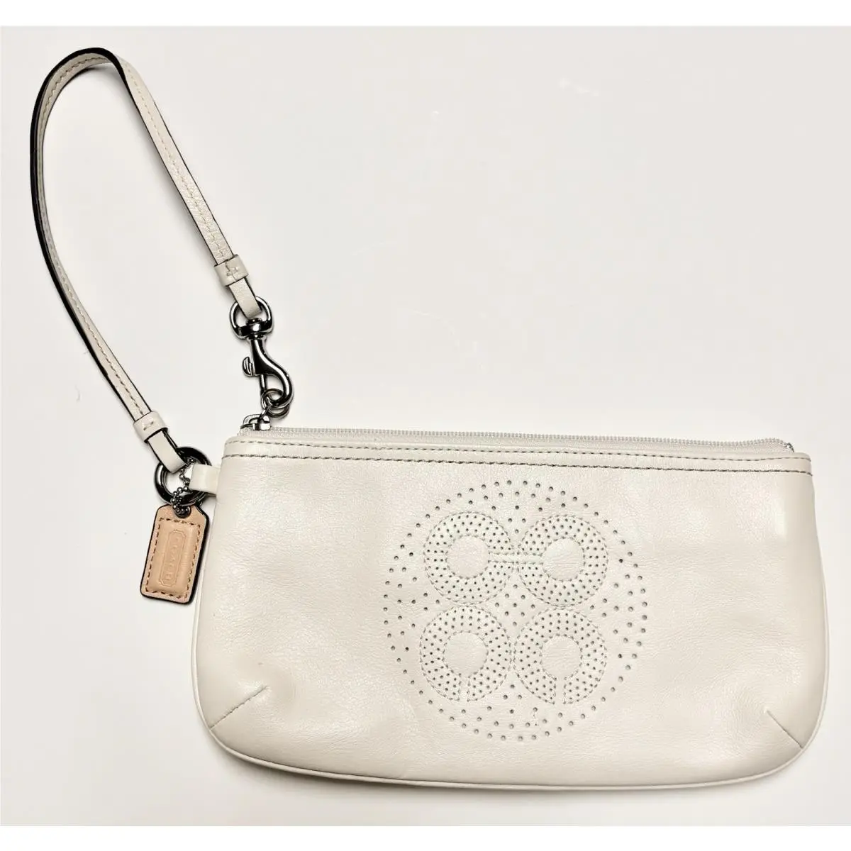 Coach Audrey Wristlet Signature Cs Gogo Leather Beige Inside