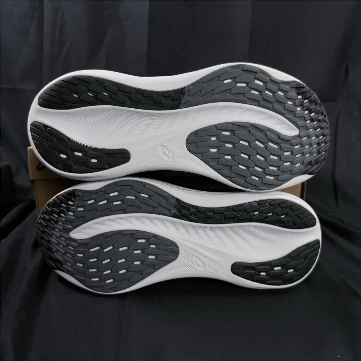 Asics shoes - ASICS GEL-Nimbus - 1011B794-001 - Black 8