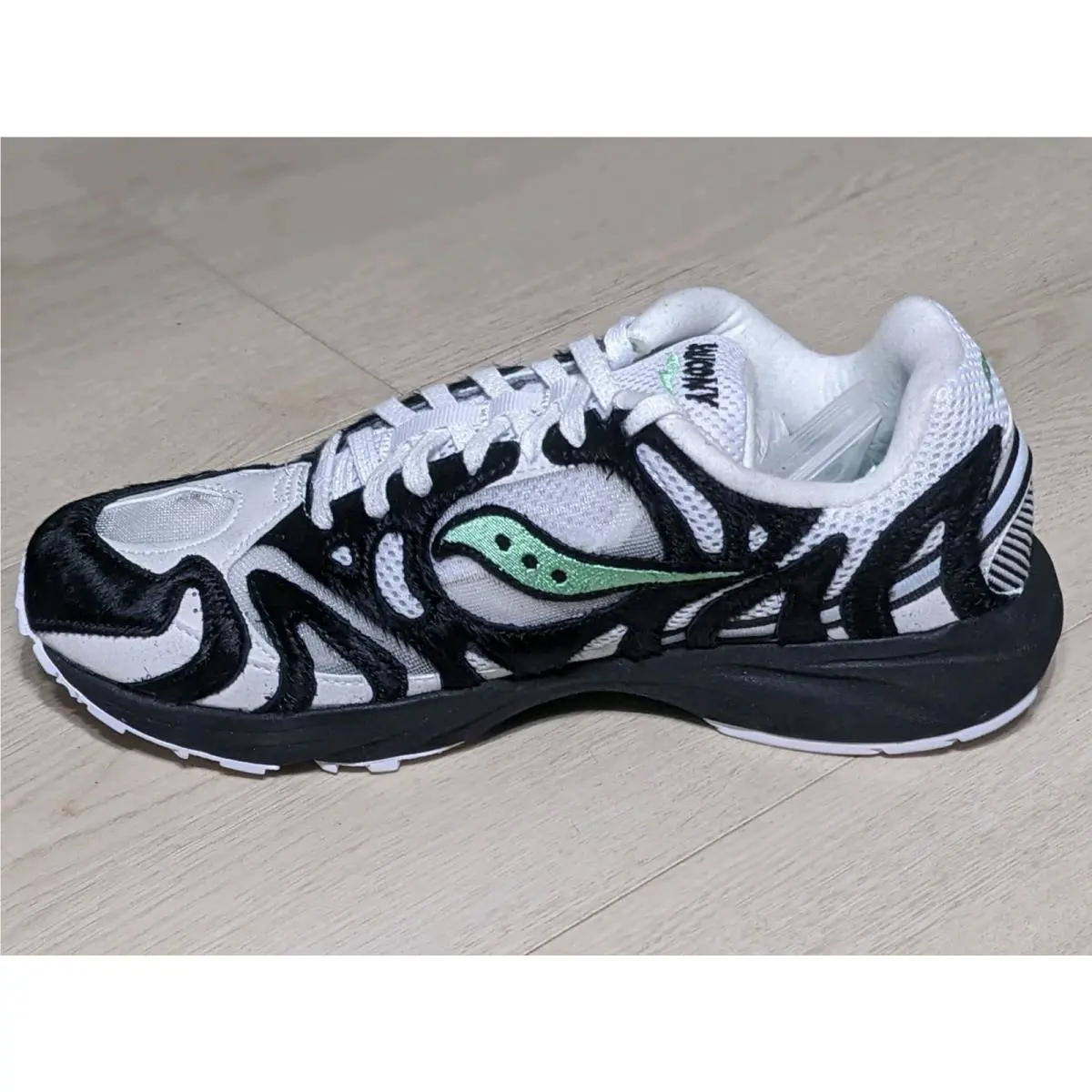 Saucony shoes - Saucony size x Grid Azura 2000 - S70526-1 - White (UPC: 194713790034) 10