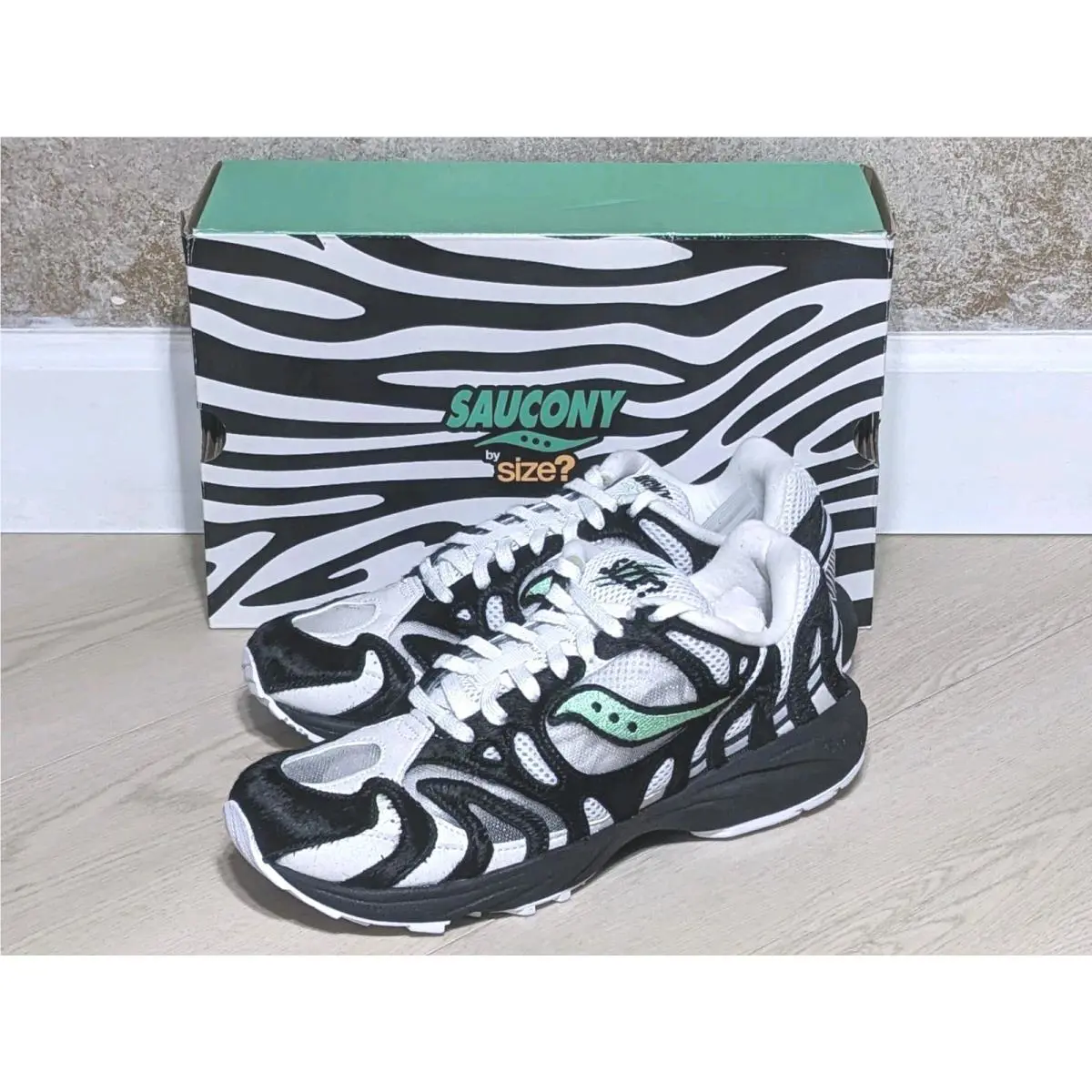 Saucony shoes - Saucony size x Grid Azura 2000 - S70526-1 - White (UPC: 194713790034) 18