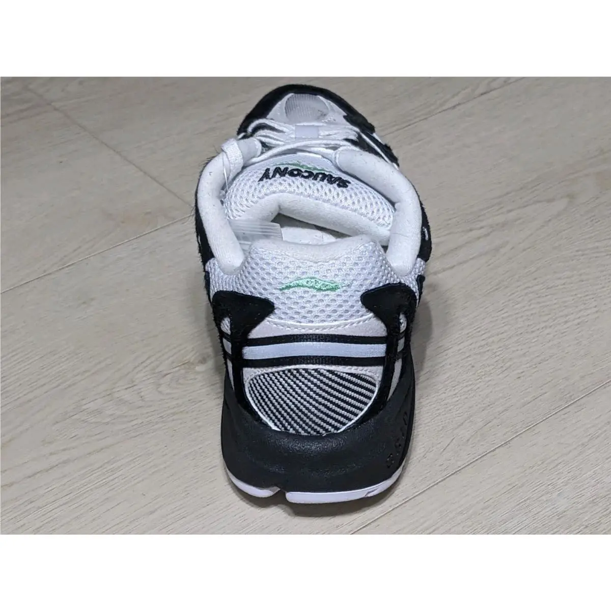 Saucony shoes - Saucony size x Grid Azura 2000 - S70526-1 - White (UPC: 194713790034) 11