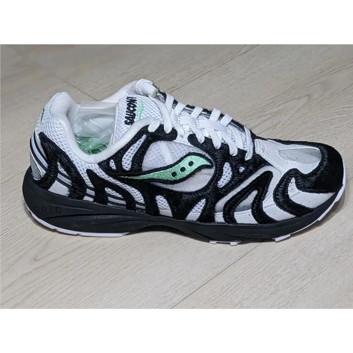 Saucony shoes - Saucony size x Grid Azura 2000 - S70526-1 - White (UPC: 194713790034) 12