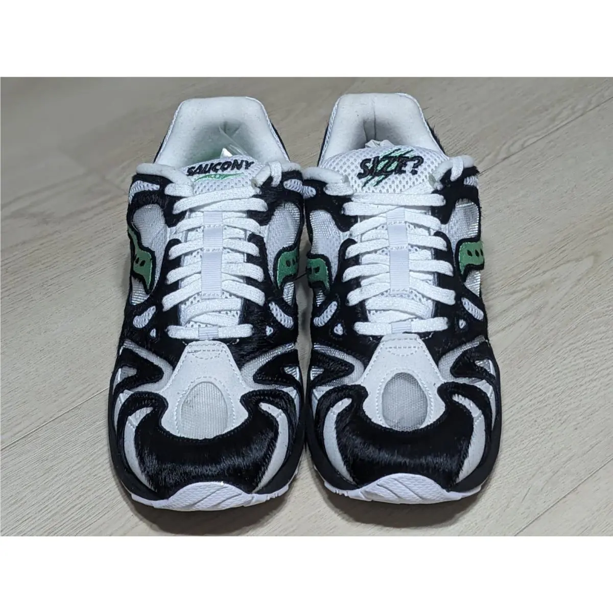 Saucony shoes - Saucony size x Grid Azura 2000 - S70526-1 - White (UPC: 194713790034) 2