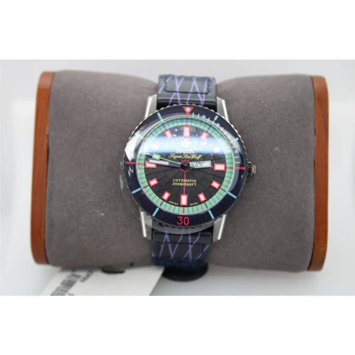 Zodiac Super Sea Wolf Ultraviolet Laser Tag Limited Edition Swiss Watch 18780