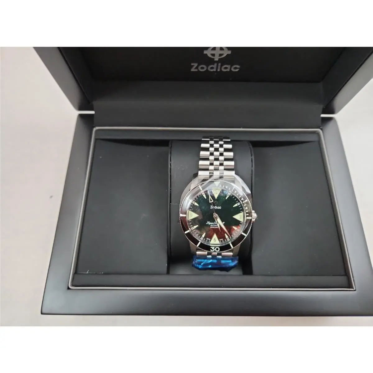Zodiac Super Sea Wolf Skin Diver ZO9218 Blue Dial Steel Watch Box