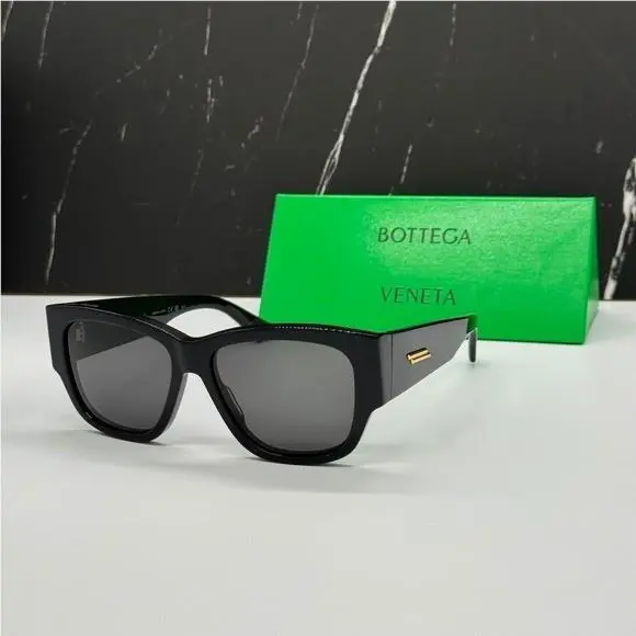 BV1026S 001 Bottega Veneta Black Unisex Bottega Veneta Sunglasses