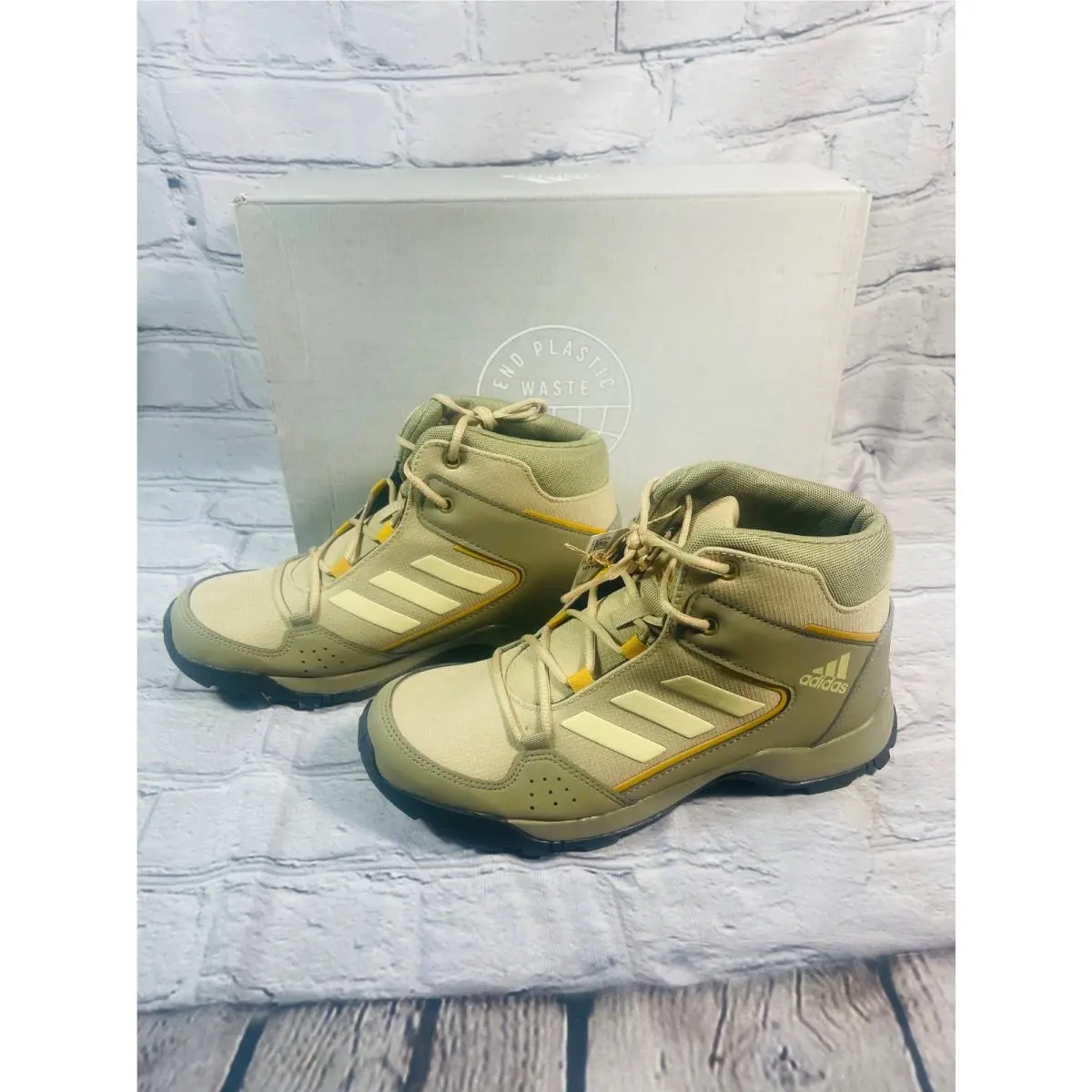 Adidas Hyperhiker Hiking Boots Traxion GZ9215 Youth Big Kids Sneakers sz 4.5y