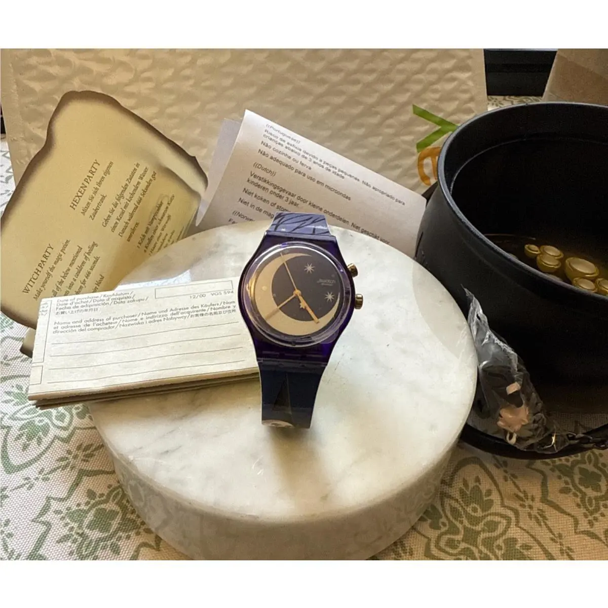 Swatch Witch Party Backlight Watch Halloween Cauldron Packaging GP900 2001