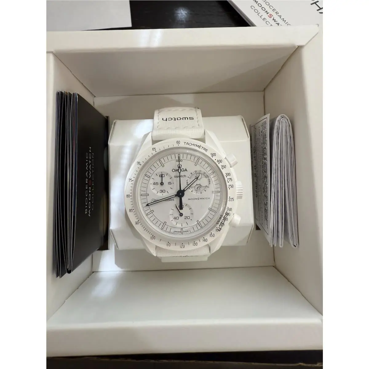 Omega x Swatch White Snoopy Moonswatch Mission to Moonphase Full Moon