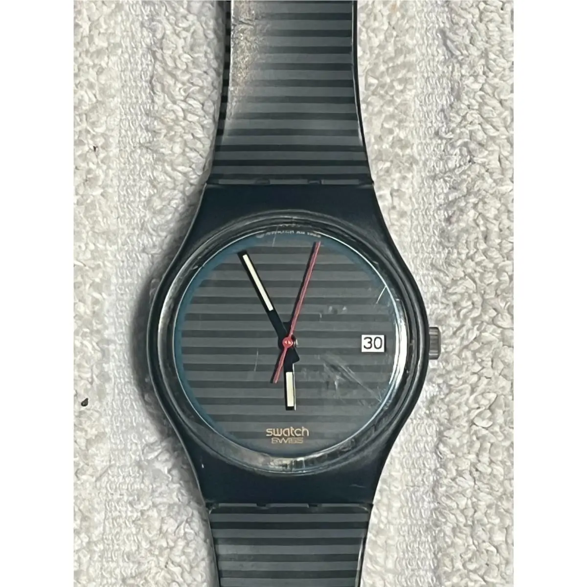 Vintage Men`s Swiss 1989 Swatch Watch Grey Line GB411