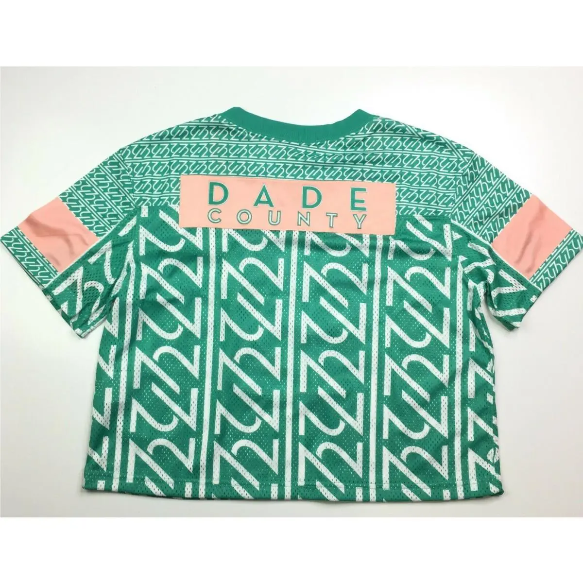 Nike clothing - Green (UPC: 193153650748) 2